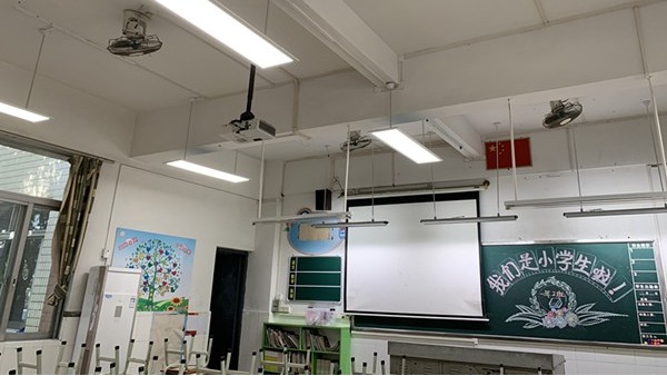 呵护学生的视力健康，教室照明需更换led护眼教室灯具